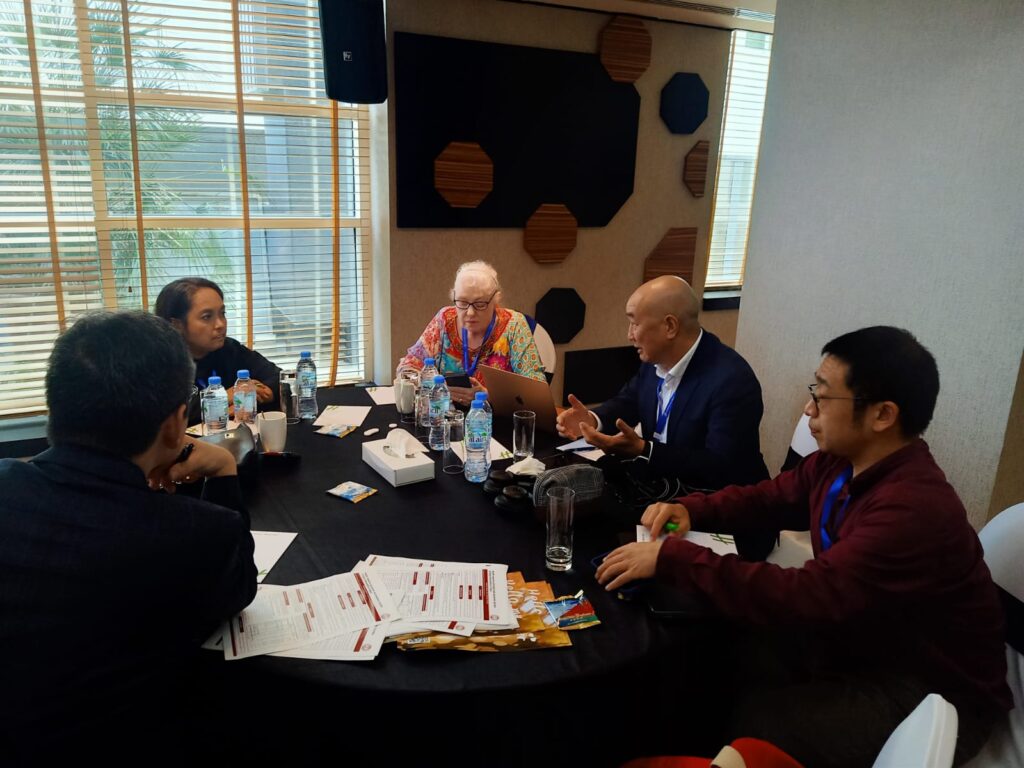 cf6bafe4-2cbb-4115-8ea8-9ebbeeb89304-1