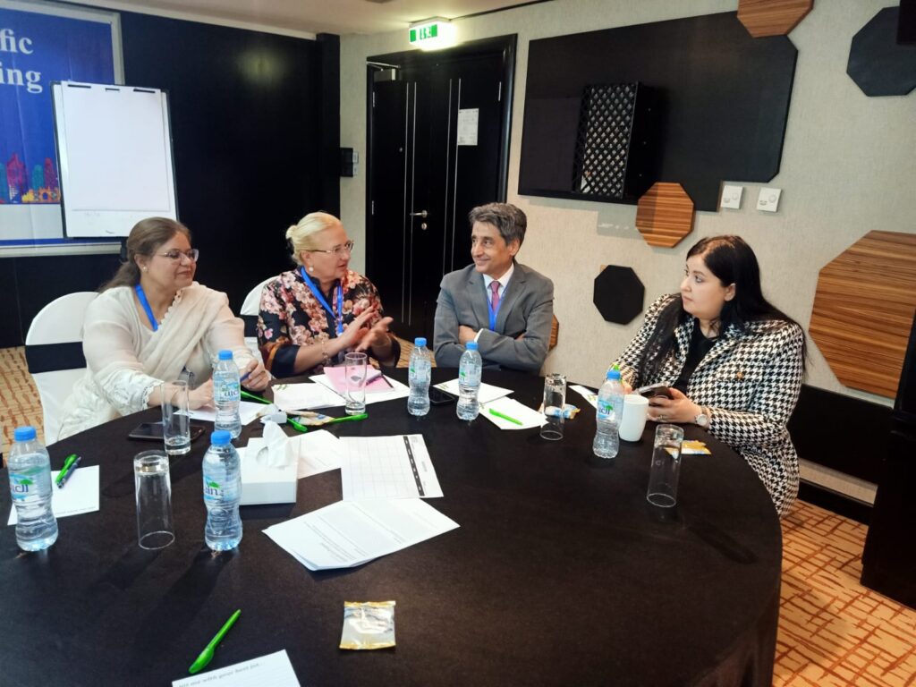 fb555f76-1b5a-40d4-8407-a5b87bd03309